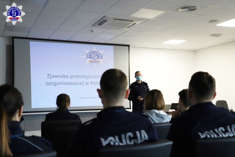 Zjawisko przestępczości zorganizowanej w Polsce 2022 Szkoła Policji