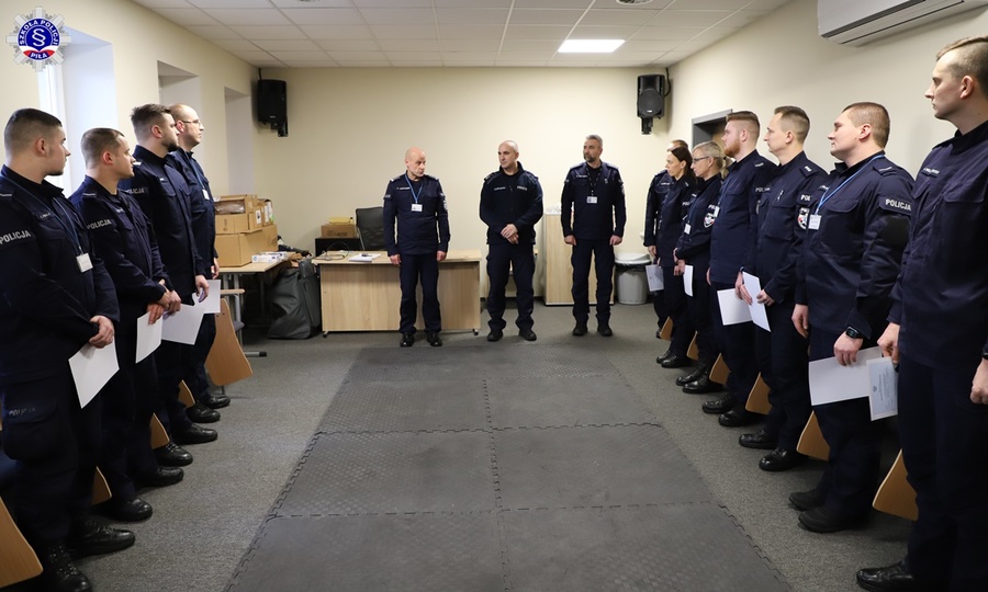 Zakończenie kursu specjalistycznego przez Zastępcę Komendanta Szkoły Policji w Pile.