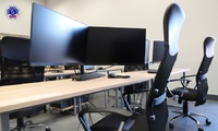 Stanowisko komputerowe w nowej pracowni komputerowej w Szkole Policji w Pile