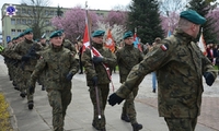 Przemarsz kompanii honorowej żołnierzy Wojska Polskiego.