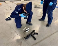 wykonanie prawidłowych fotografii na miejscu improwizowanego zdarzenia.
